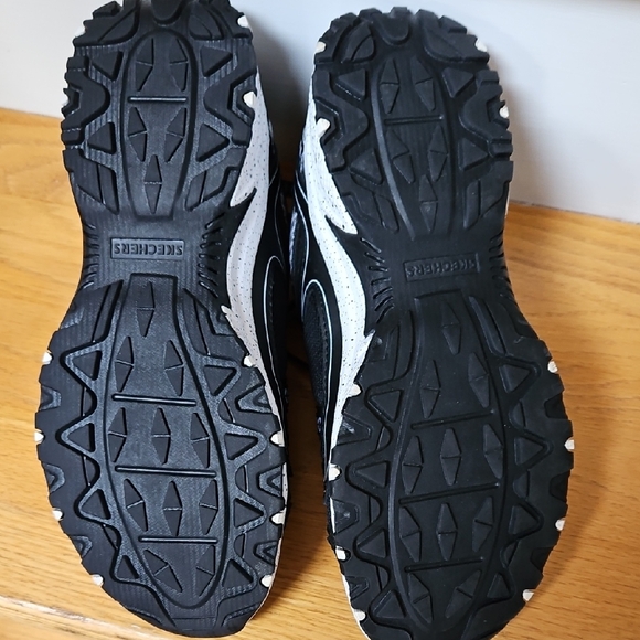 Skechers Womens Black Trail Shoes - Picture 5 of 6